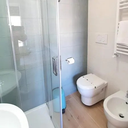 Blue Sky Rooftop - Policlinico 3* 巴里