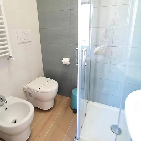 Blue Sky Rooftop - Policlinico 招待所 巴里